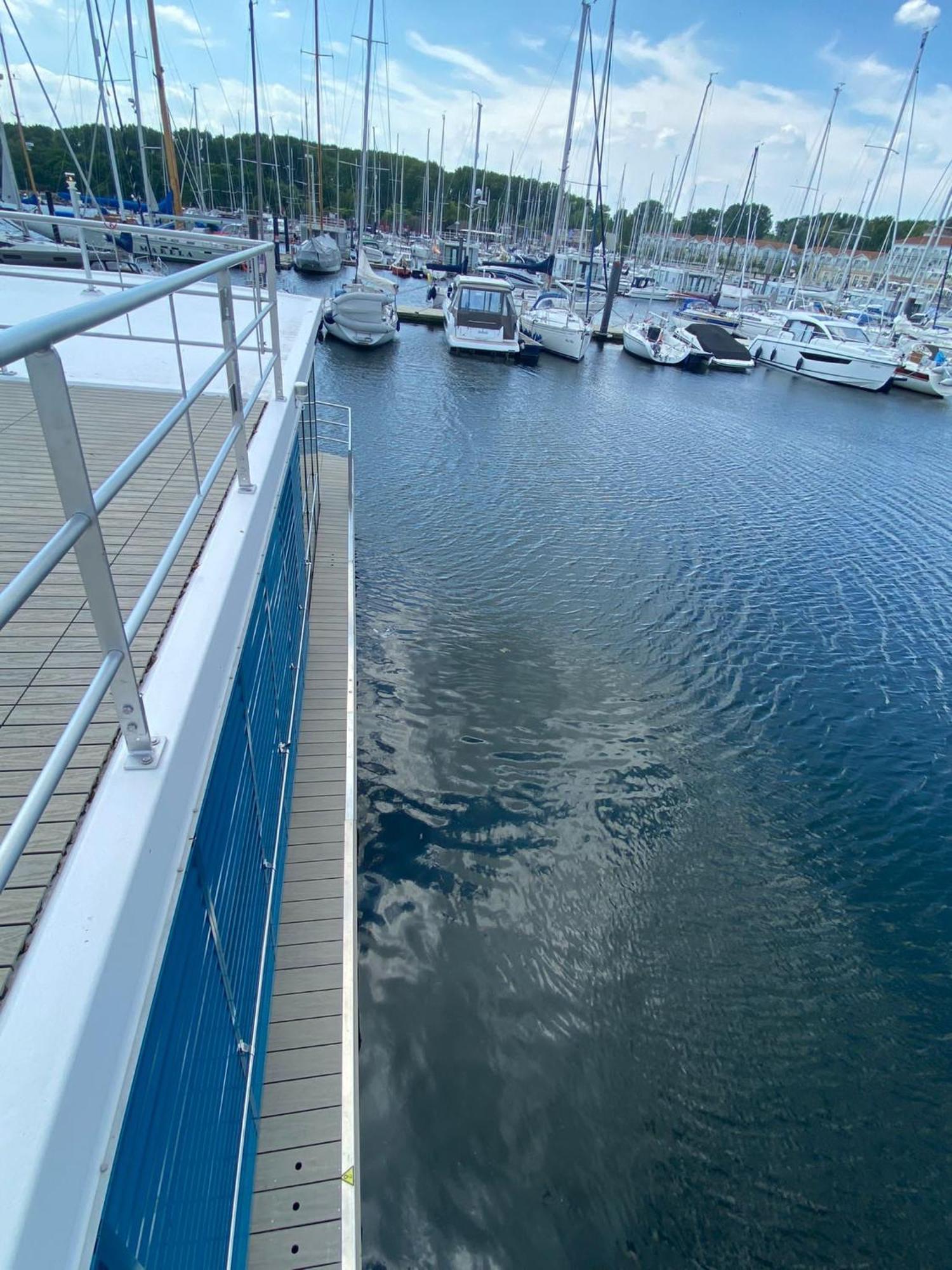 Urlaub Auf Dem Wasser Mit Einmaligen Ausblick - Well Hausboote Boltenhagen 10 外观 照片
